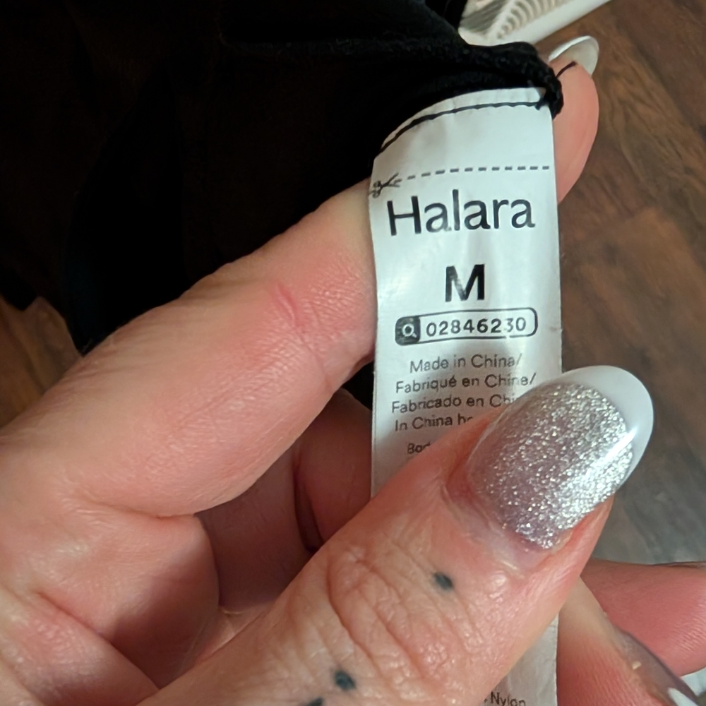 Halara Softlyzero Stand Collar Thumb Hole Pockets… - image 8